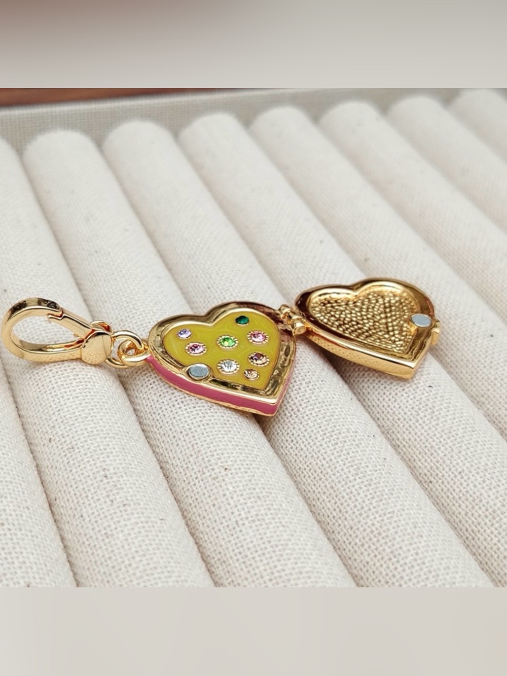 Juicy Couture Heart jewelry Box Charm - Picture 5 of 6